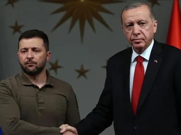 erdogan-i-zelenskiy-obgovorili-prodovzhennya-zernovoyi-ugodi-scho-vdiomo
