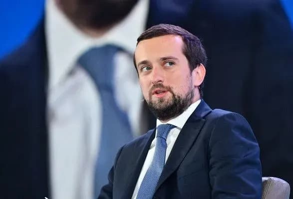 bezkoshtovno-zhiv-u-goteli-ta-brav-na-prokat-porsche-timoshenko-vikoristovuvav-povnovazhennya-u-osobistikh-interesakh