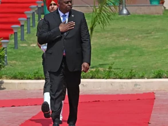 ssha-pridbaye-dlya-ukrayini-terminali-starlink-yaki-mask-vidklyuchati-ne-zmozhe-nyt