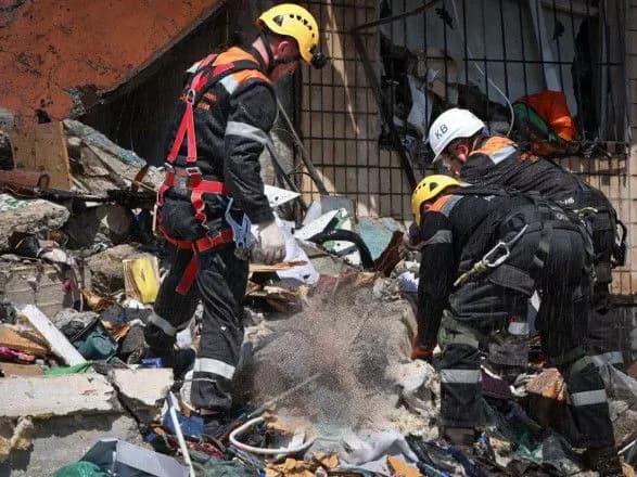 pid-zavalami-v-krivomu-rozi-mozhe-perebuvati-sche-odna-lyudina-dsns