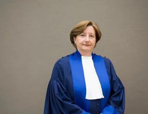 mks-gliboko-sturbovaniy-orderami-rf-na-aresht-svoyikh-posadovtsiv