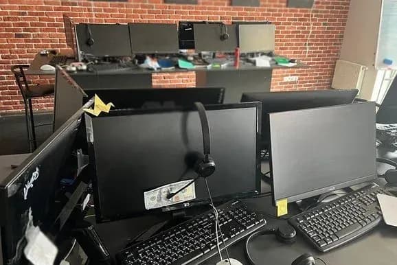 u-kiyevi-pravookhorontsi-prikrili-call-tsentru-znaydeno-pechatki-rosiyskikh-kompaniy-ta-bankiv