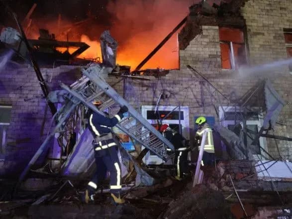 u-dsns-pokazali-naslidki-nichnoyi-ataki-dronami-kharkova