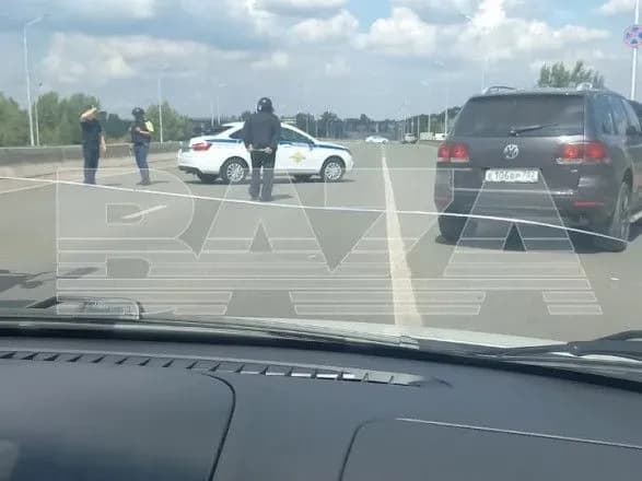 u-rf-viyskoviy-utik-pid-chas-poyizdki-na-psikhiatrichnu-ekspertizu-i-prigroziv-pidirvati-granatu