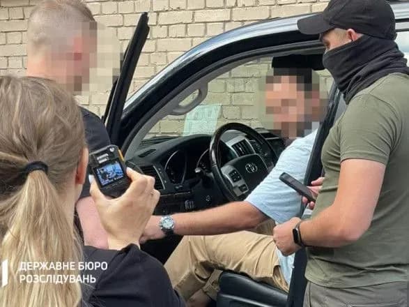 dbr-i-sbu-provodyat-obshuki-u-nardepa-dubinskogo-cherez-pidozru-u-nezakonnomu-viyizdi-za-kordon