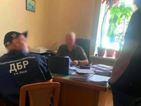 mayzhe-16-mln-grn-zbitkiv-pid-chas-remontu-dorogi-posadovtsyu-minoboroni-povidomleno-pro-pidozru