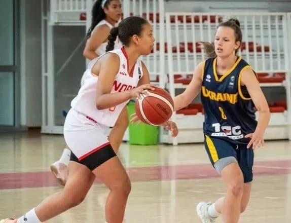 zhinocha-zbirna-ukrayini-u-16-zdobula-pershu-peremogu-na-yevrobasketi