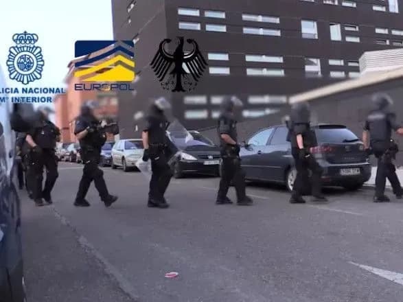 yevropol-vikriv-bandu-yaka-perepravlyala-siriyskikh-migrantiv-do-norvegiyi