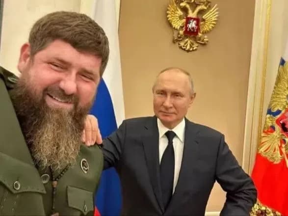 kadirov-pidkreslyuye-rol-svoyikh-pidrozdiliv-u-viyni-proti-ukrayini-schob-polipshiti-svoyu-reputatsiyu-yak-prikhilnika-putina-britanska-rozvidka
