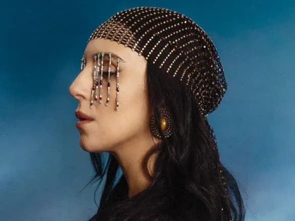 dzhamala-perespivala-khit-madonni-frozen-ta-takim-chinom-privitala-spivachku-z-dnem-narodzhennya