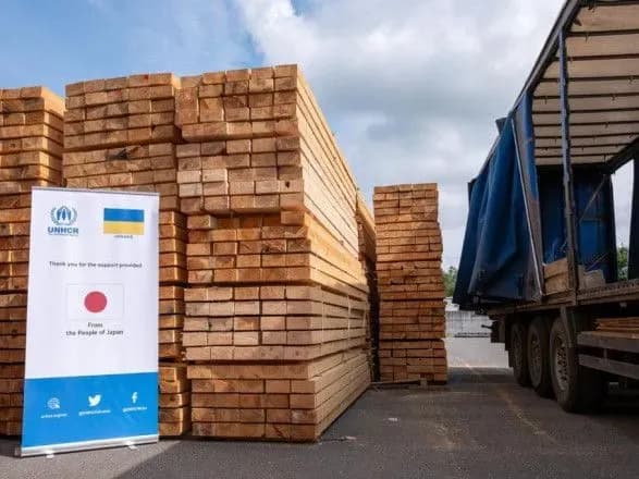 yaponiya-peredala-budmateriali-dlya-vidnovlennya-pidtoplenikh-budinkiv-cherez-pidriv-kakhovskoyi-ges