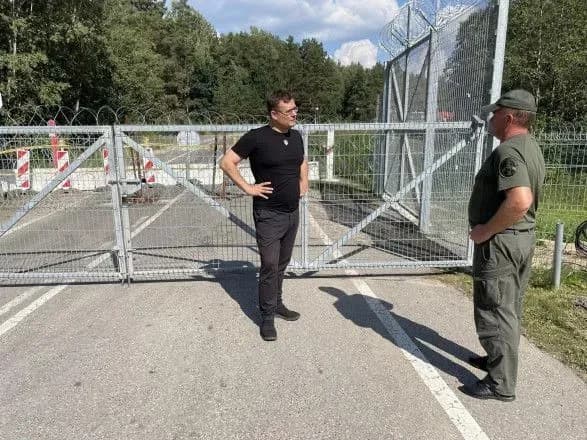 u-litvi-na-prikordonnomu-punkti-z-bilorussyu-zyavilisya-pershi-fortifikatsiyni-sporudi