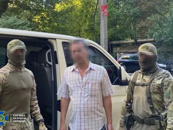 u-dnipri-zatrimali-rosiyskogo-agenta-yakiy-prikrittyam-volontera-namagavsya-vstanoviti-mistsya-bazuvannya-shtabiv-sil-oboroni