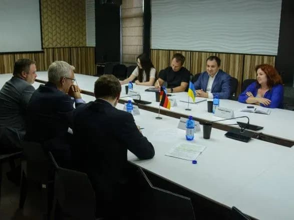 nimetski-uryadovtsi-poobitsyali-spriyati-ukrayini-u-rozvitku-agrarnoyi-galuzi-ta-pidgotovtsi-vstupu-do-yes-minagropolitiki