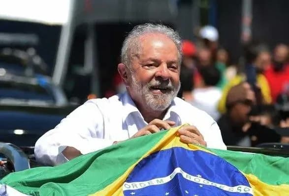 prezident-braziliyi-lula-zayaviv-scho-briks-ne-zbirayetsya-kidati-viklik-g7-ta-ssha