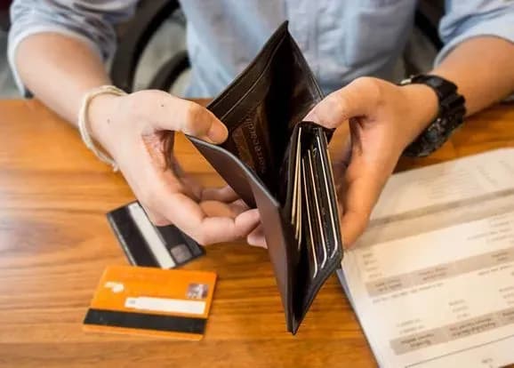 ukrayintsi-berut-650-tisyach-mikropozik-na-misyats-opendatabot