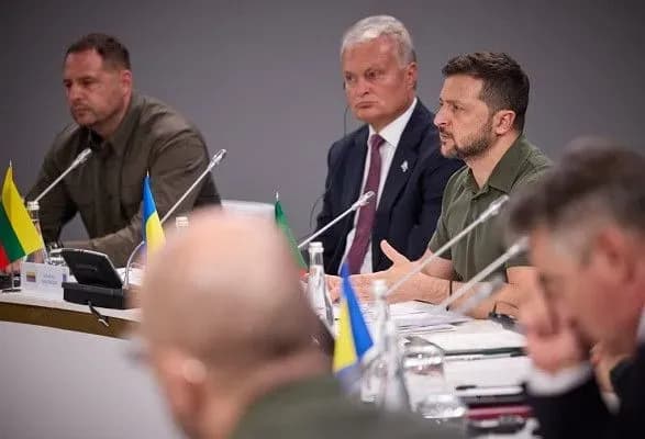 zelenskiy-sogodni-zustrinetsya-z-predstavnikami-kongresu-ssha-ta-matime-kontakt-z-baydenom