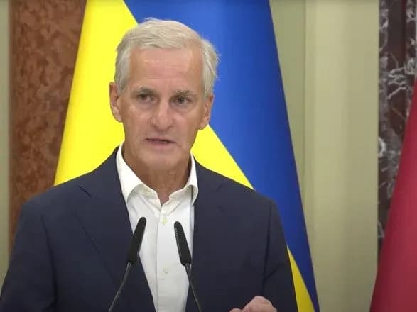 premyer-ministr-norvegiyi-pidtverdiv-peredachu-ukrayini-zrk-nasams-sistem-ppo-iris-t-ta-vinischuvachiv-f-16