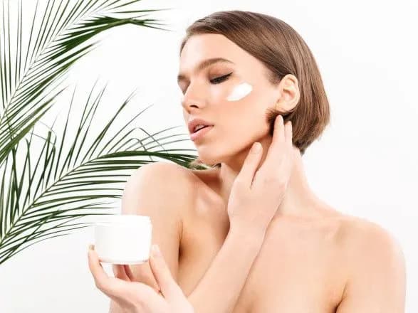 naturalna-kosmetika-dlya-oblichchya-vid-brendu-myidi