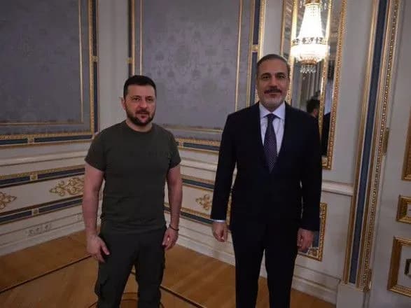 zelenskiy-sered-tem-peregovoriv-z-golovoyu-mzs-turechchini-riziki-cherez-blokuvannya-rf-zernovogo-koridoru