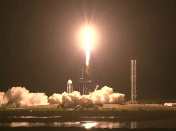 misiya-nasa-vidpravila-chotirokh-astronavtiv-na-mks