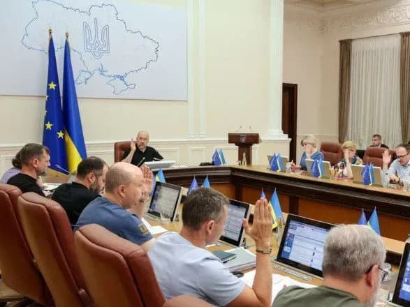 nova-sistema-narakhuvannya-zarplat-derzhsluzhbovtsyam-uryad-dav-nizku-rozporyadzhen