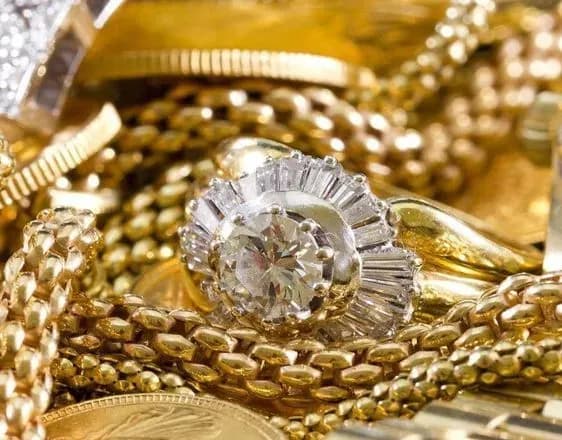 vkrali-zolota-na-8-milyoniv-u-kharkovi-suditimut-maroderiv