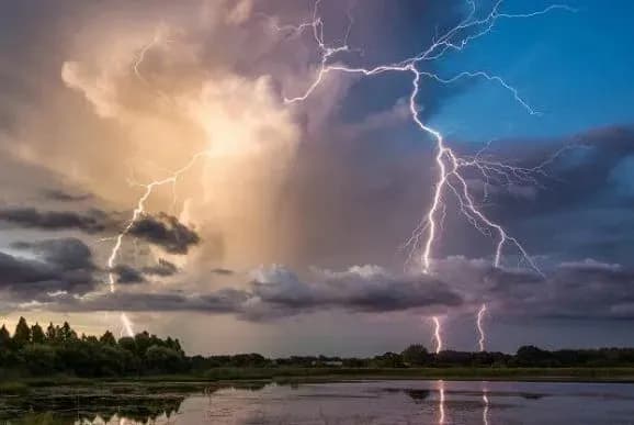 groza-znestrumila-naseleni-punkti-v-chotirokh-oblastyakh-minenergo