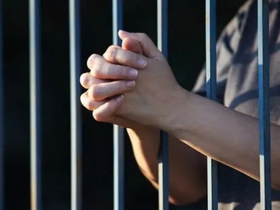 9-12-i-14-rokiv-za-gratami-otrimali-informatori-yaki-koriguvali-povitryani-ataki-voroga-sbu