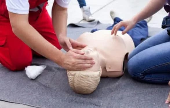 9-veresnya-vsesvitniy-den-nadannya-pershoyi-medichnoyi-dopomogi-mizhnarodniy-den-zakhistu-osviti-vid-napadiv