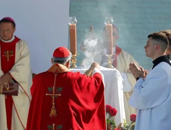 katolitska-tserkva-zarakhuvala-do-liku-blazhennikh-polsku-simyu-yaku-vbili-natsisti-za-perekhovuvannya-yevreyiv