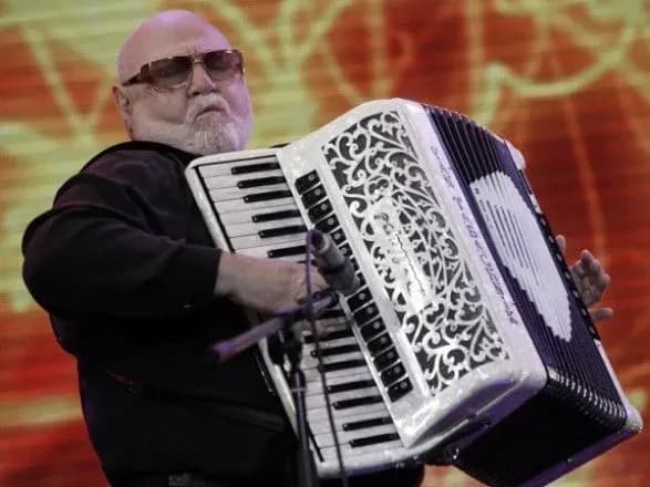 pomer-narodniy-artist-ukrayini-ta-eksnardep-yan-tabachnik-zhurnalist