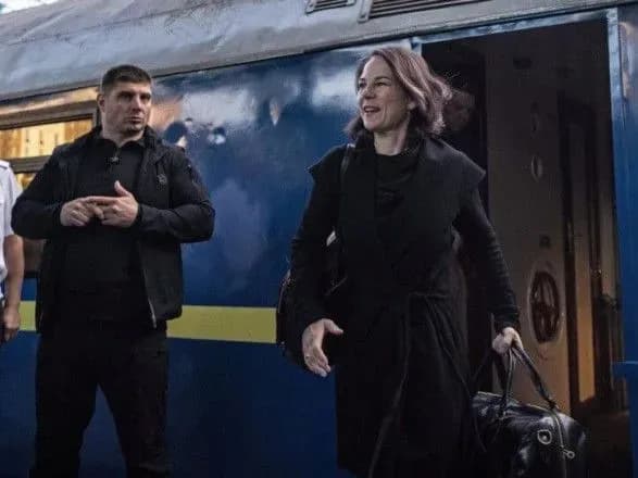 golova-mzs-nimechchini-berbok-z-neogoloshenim-vizitom-priyikhala-v-ukrayinu