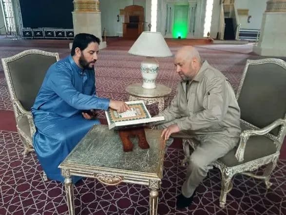 surovikin-z-delegatsiyeyu-minoboroni-rf-priyikhav-v-alzhir