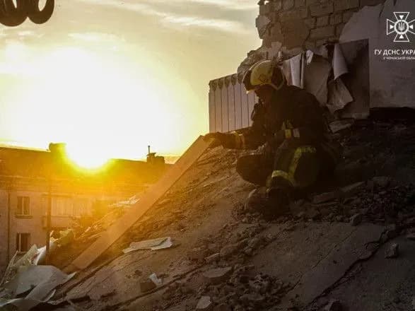 u-cherkasakh-zavershili-ryatuvalnu-operatsiyu-pislya-ataki-rf-11-lyudey-postrazhdali