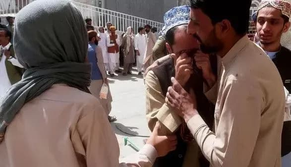 u-pakistani-progrimili-vibukhi-schonaymenshe-52-lyudini-zaginulo