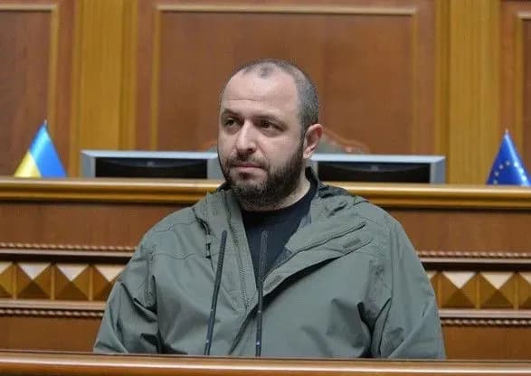 ministr-oboroni-rustem-umyerov-z-nagodi-dnya-zakhisnikiv-ta-zakhisnits-dyakuyemo-tim-khto-schodnya-rizikuye-svoyim-zhittyam