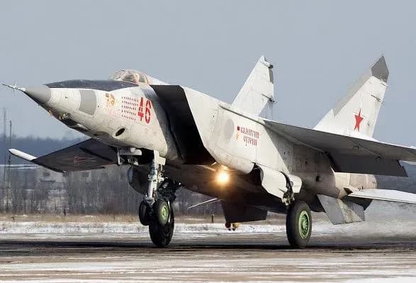 kabmin-skhvaliv-viluchennya-semi-vinischuvachiv-mig-25-yaki-nalezhali-zs-rf