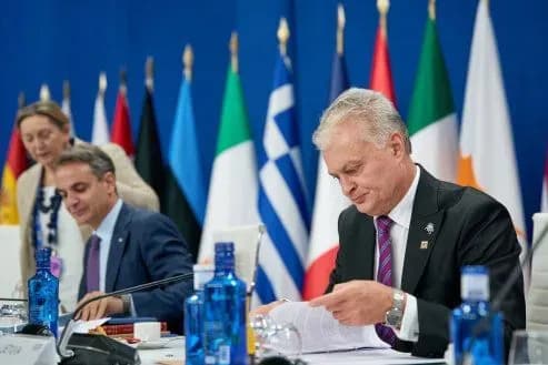 prezident-litvi-kolegam-u-yes-ukrayini-treba-pidtrimuvati-a-rozshirennya-ne-maye-buti-zaruchnikom-institutsiynikh-problem