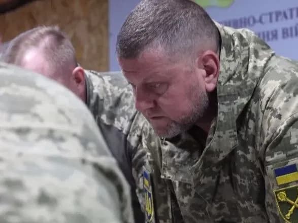 zaluzhniy-razom-z-golovoyu-genshtabu-vidvidali-viyska-zalucheni-v-operatsiyi-z-oboroni-ta-nastupu