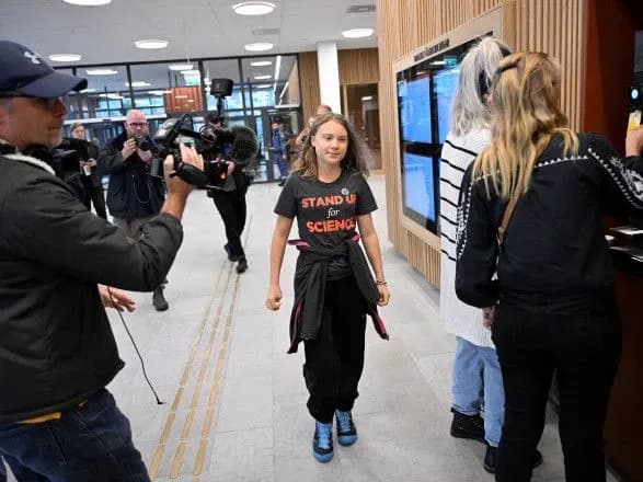 shvedskiy-sud-znovu-oshtrafuvav-gretu-tunberg-za-nepokoru-politsiyi