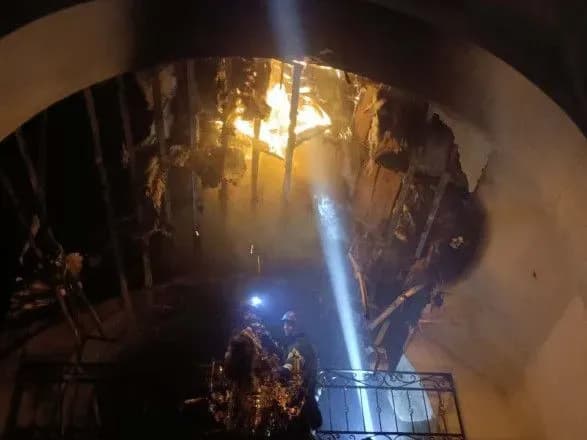 na-donechchini-zagorilasya-tserkva-vnaslidok-vorozhogo-obstrilu