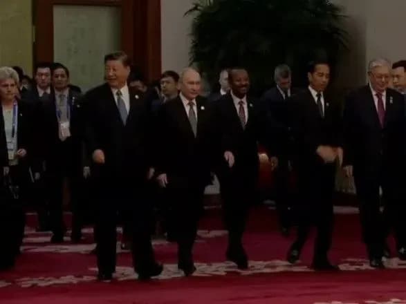 putin-u-kitayi-zustrivsya-z-si-khvaliv-pekin-ta-proponuvav-pivnichniy-morskiy-shlyakh