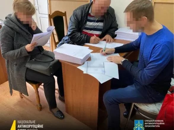 roztrata-10-3-mln-grn-vaks-priznachiv-posadovitsi-vinnitsyaoblvodokanalu-zastavu-u-dvisti-tisyach-griven