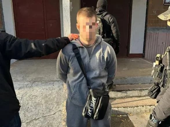 pravookhorontsi-vikrili-grupu-osib-yaka-kalichila-cholovika-vimagayuchi-kriptovalyutu