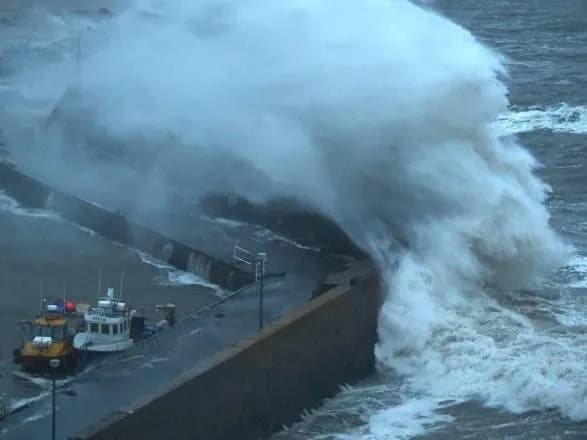 shtorm-babet-nakriv-shotlandiyu-troye-lyudey-zaginulo