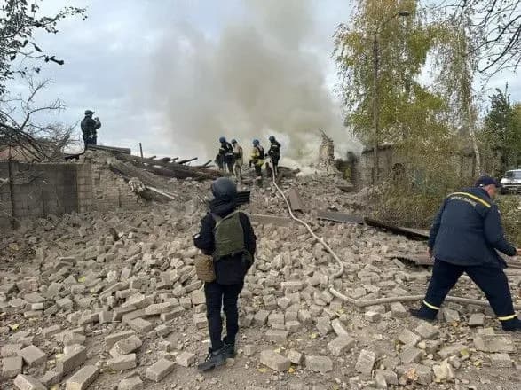 donechchina-vorog-prodovzhuye-obstrili-vugledara-ta-avdiyivki-po-kostyantinivtsi-vipustiv-raketi