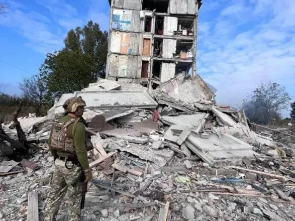 vorog-posileno-shturmuye-avdiyivku-namagayetsya-zruynuvati-bagatopoverkhivki-golova-mva