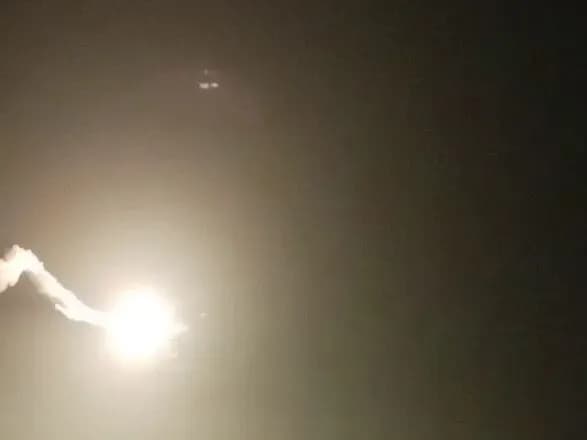 komanduvach-povitryanikh-sil-pokazav-boyovu-robotu-zrk-hawk-tsiyeyi-nochi