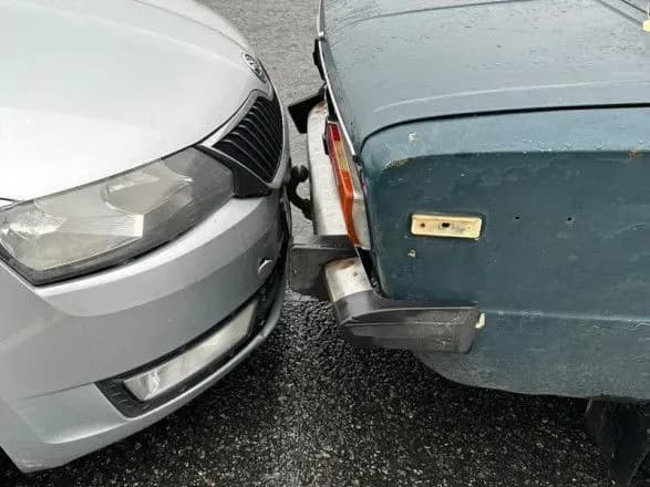 masshtabne-zitknennya-u-kharkovi-politsiya-zyasovuye-obstavini-dtp-za-uchastyu-5-avtomobiliv